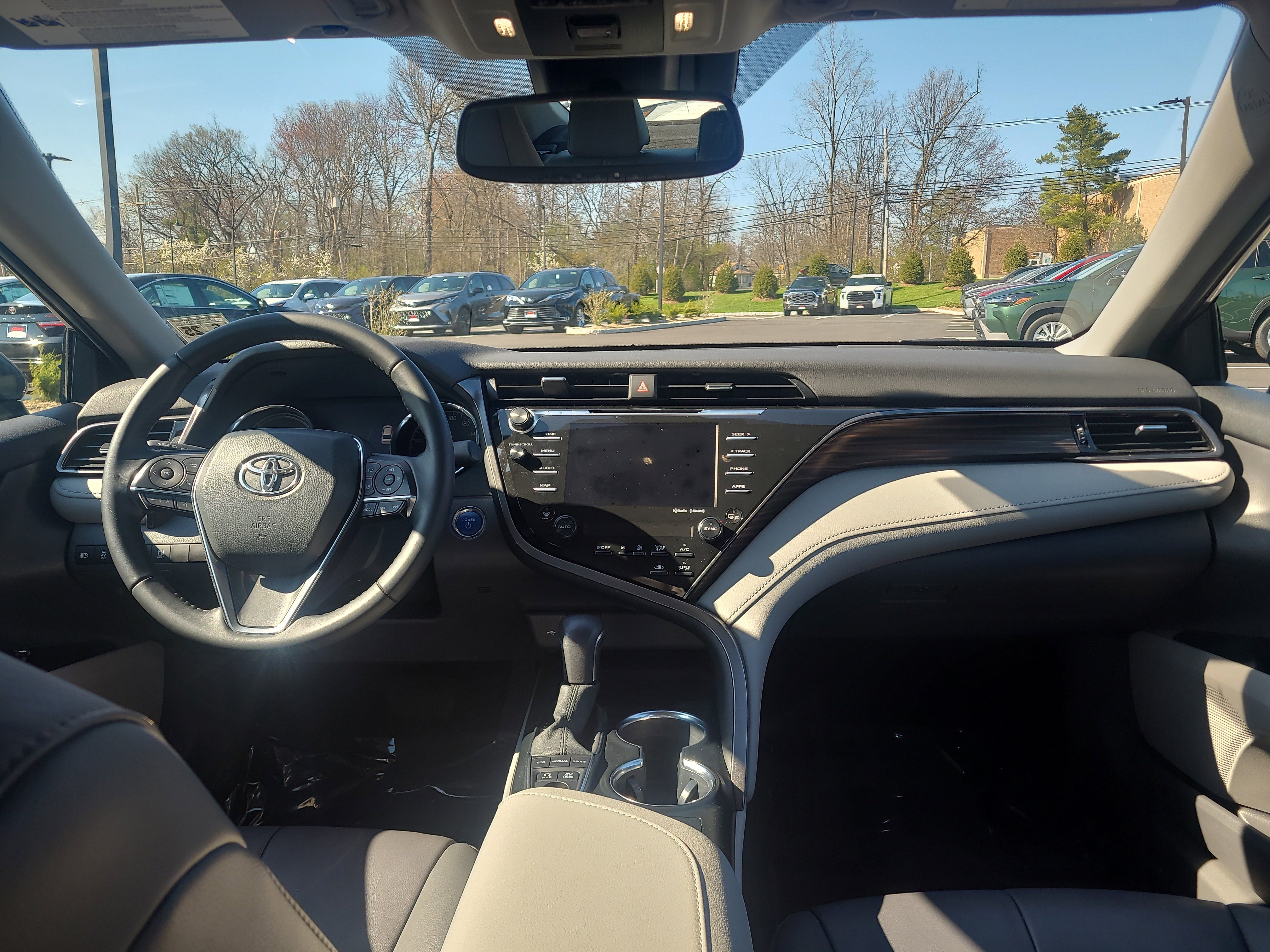 Used 2020 Toyota Camry XLE image 19