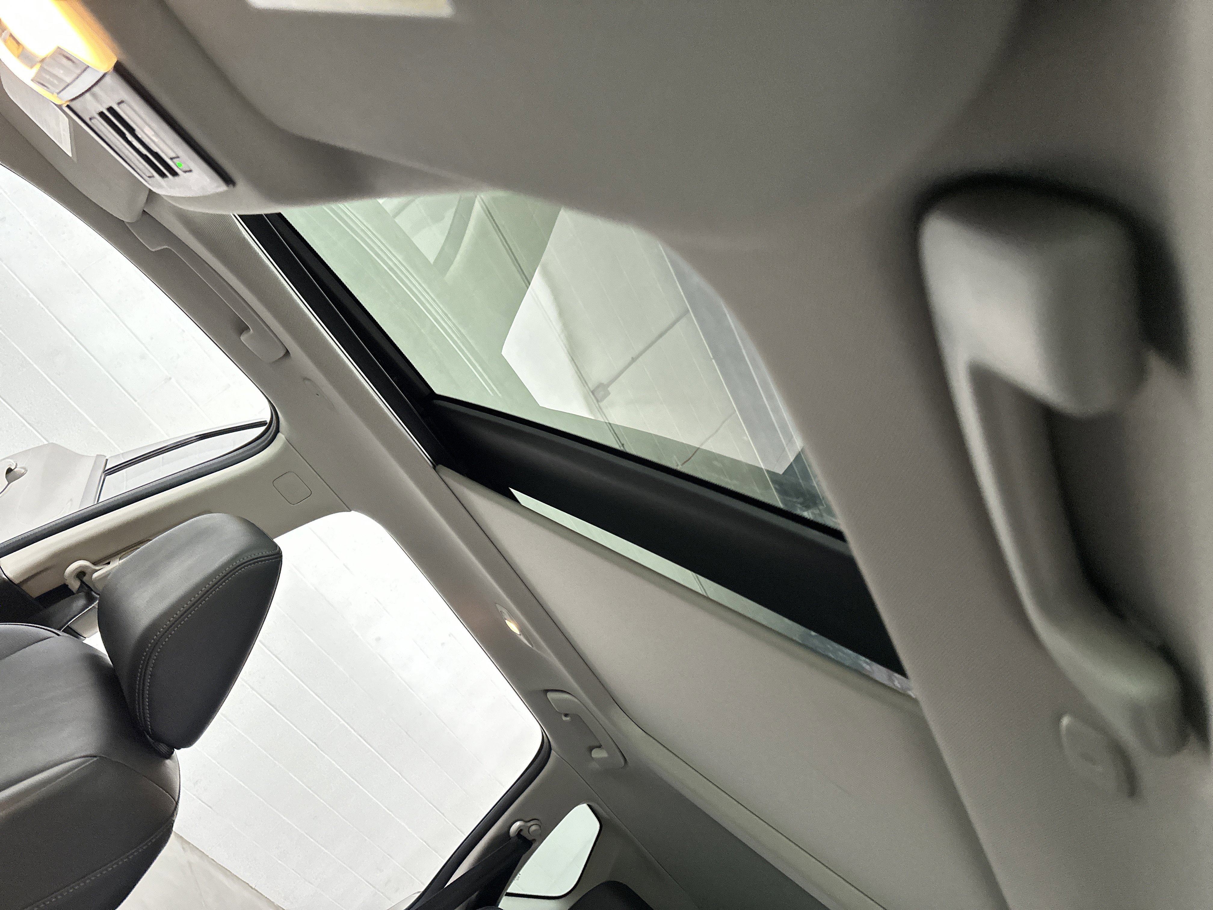 Used 2023 Nissan Rogue SL w/ SL Premium Package image 23