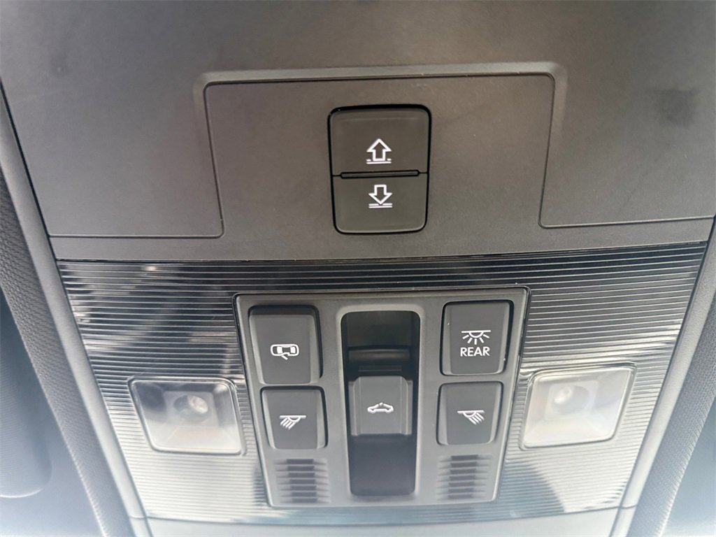 Used 2022 Volkswagen Atlas Cross Sport SE image 31