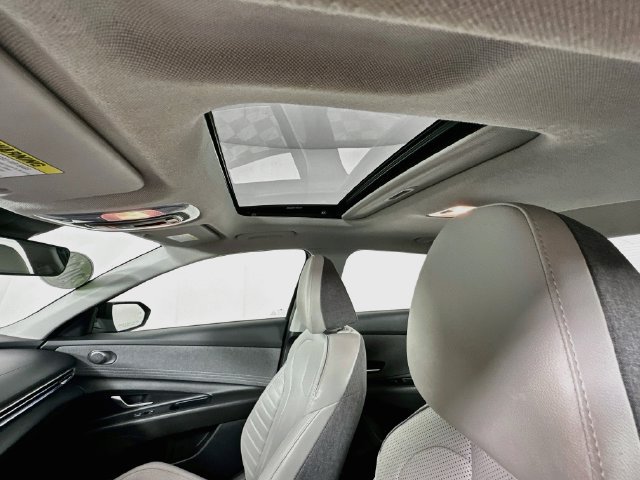 Used 2024 Hyundai Elantra Limited FWD image 21