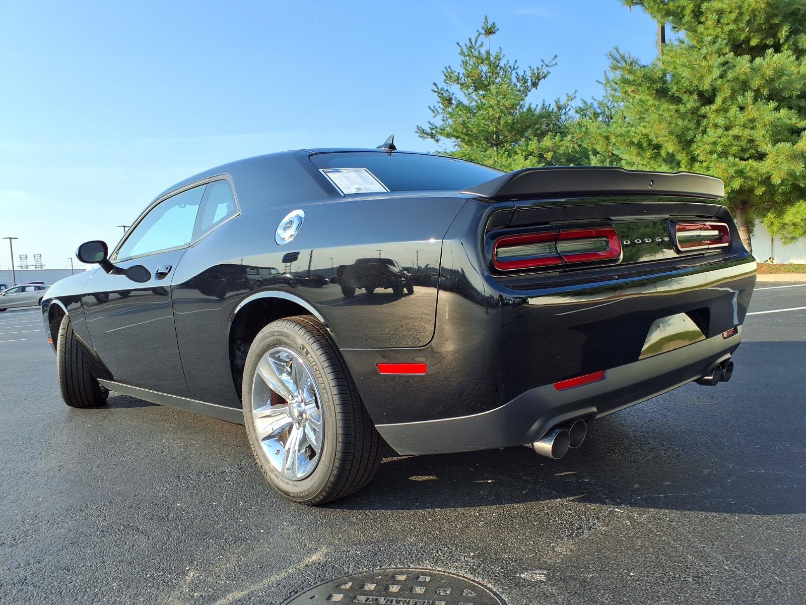 Used 2023 Dodge Challenger SXT RWD image 30