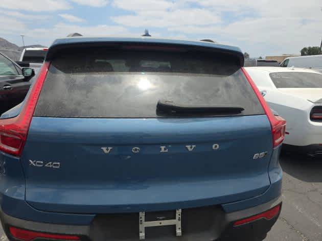 Certified 2025 Volvo XC40 B5 Plus AWD/4WD image 4