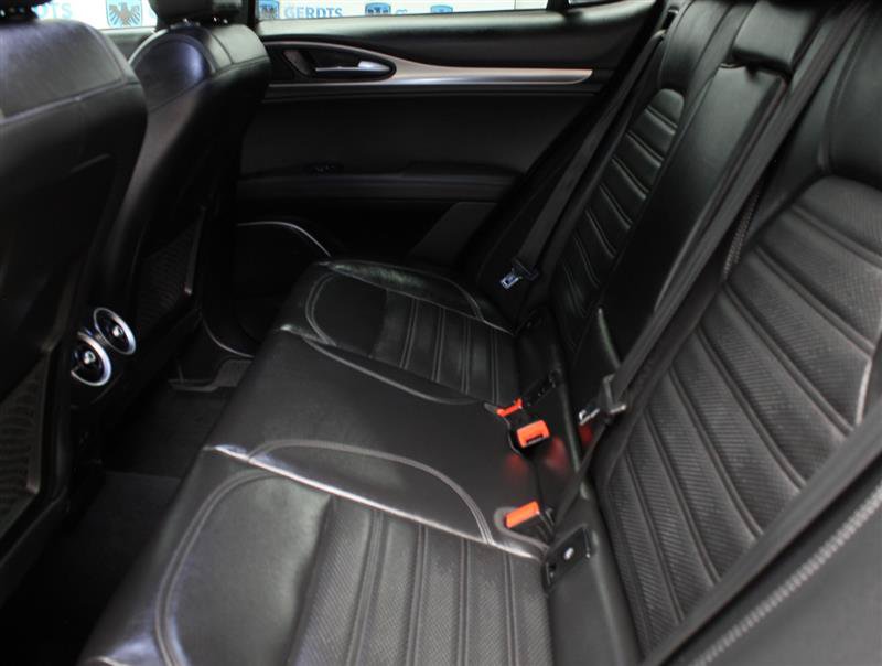 Used 2018 Alfa Romeo Stelvio Ti Sport AWD/4WD image 17