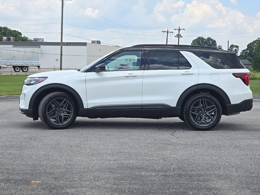 New 2025 Ford Explorer ST-Line w/ Premium Package image 4