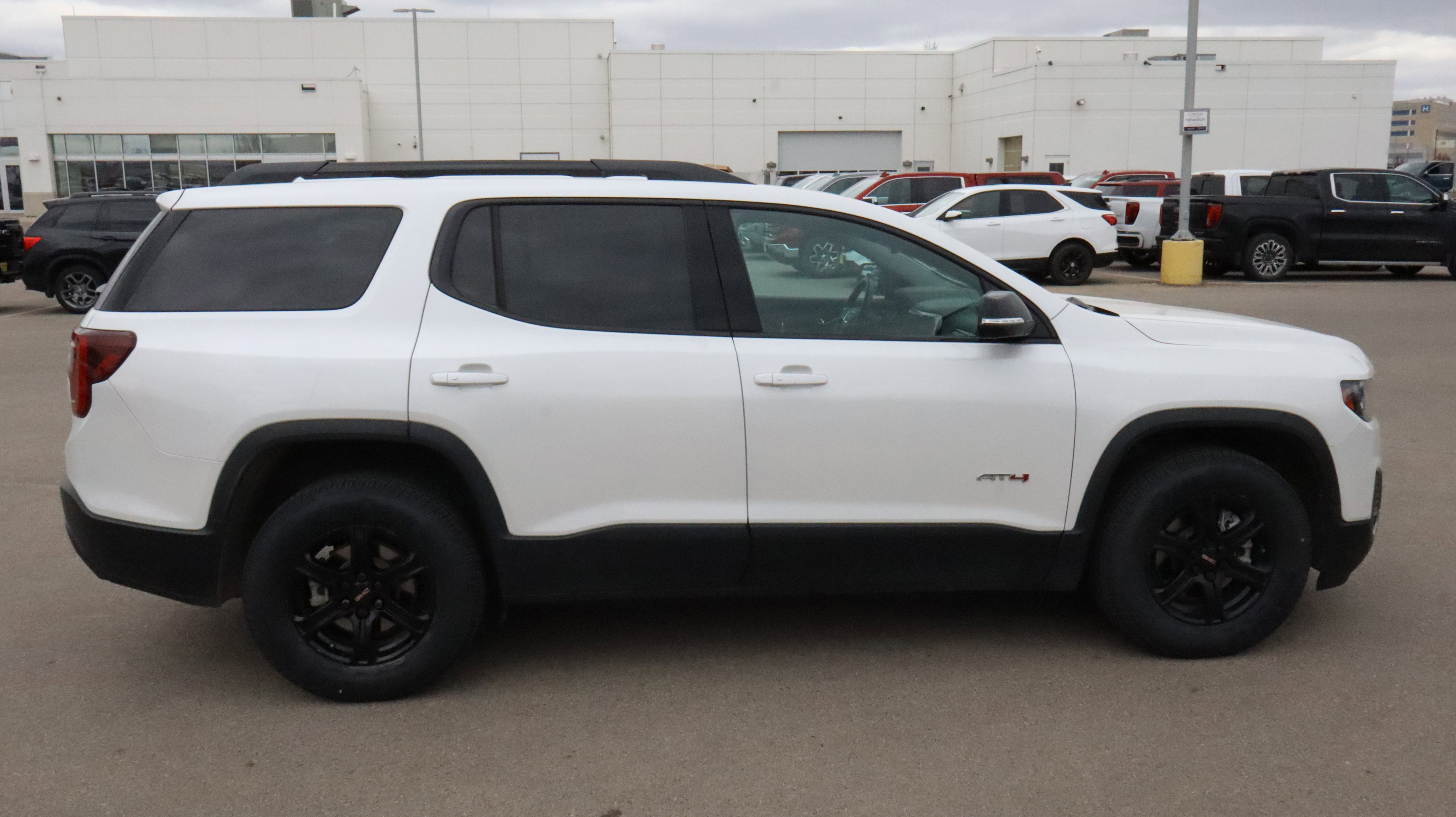 Certified 2023 GMC Acadia AT4 w/ Technology Package AWD/4WD image 8
