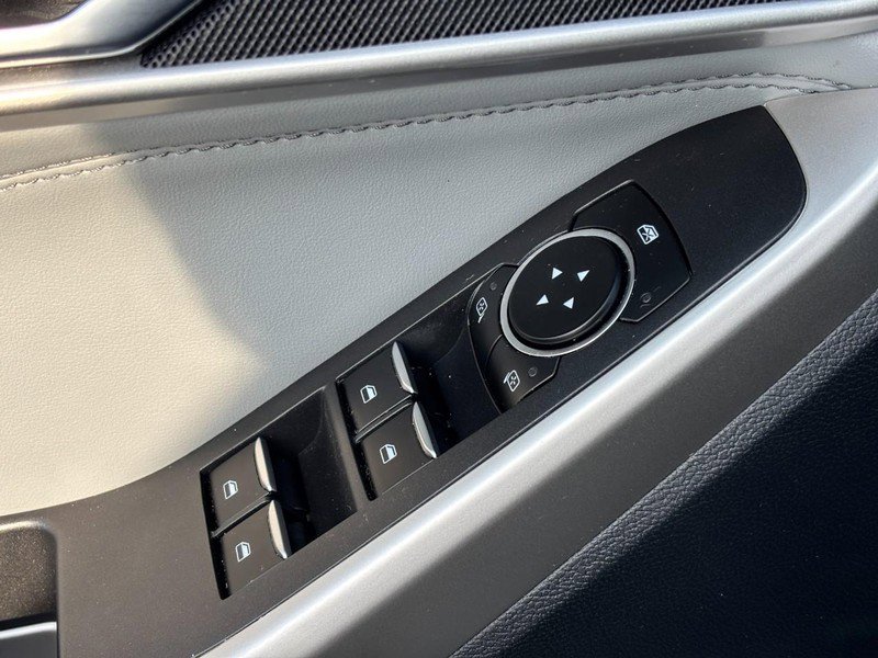 Used 2022 Ford Explorer XLT w/ Equipment Group 202A image 18