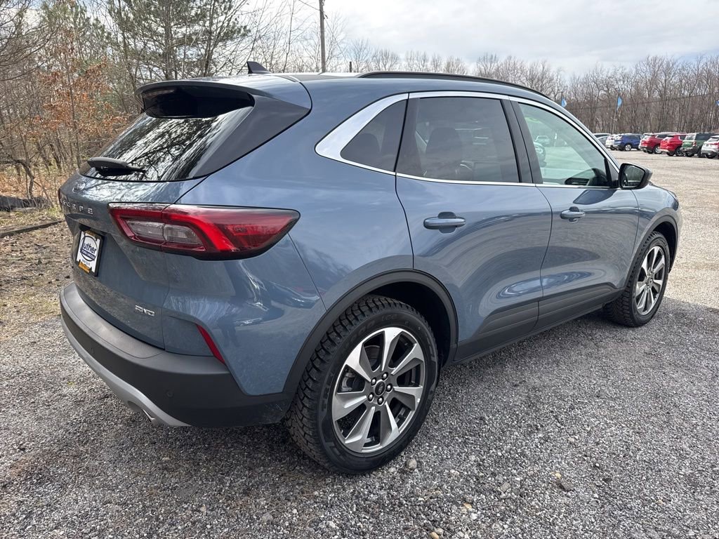 Used 2025 Ford Escape Platinum AWD/4WD image 8