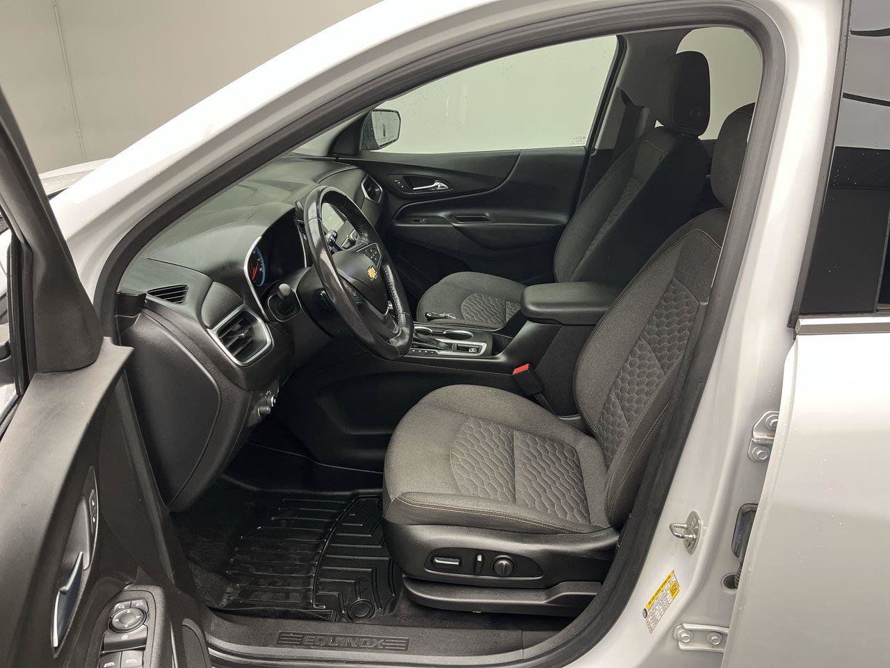 Used 2018 Chevrolet Equinox LT AWD/4WD image 3