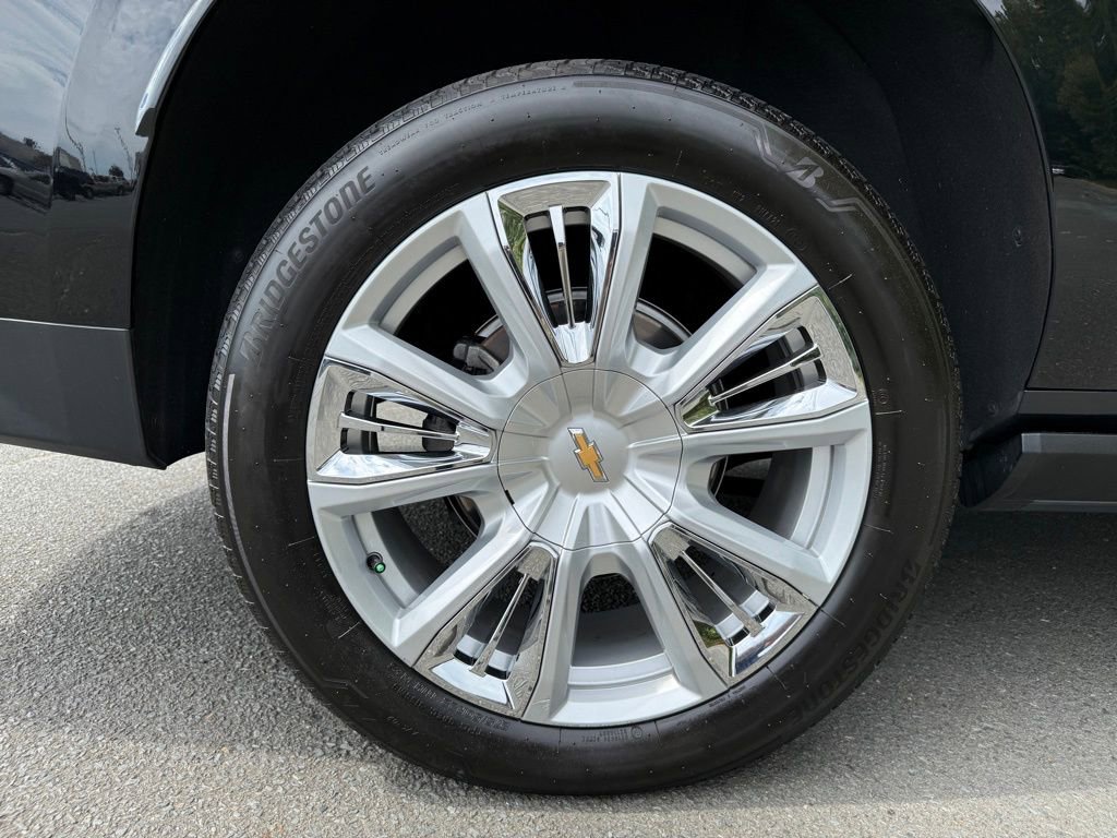 Certified 2024 Chevrolet Suburban High Country w/ Premium Package 2 AWD/4WD image 15