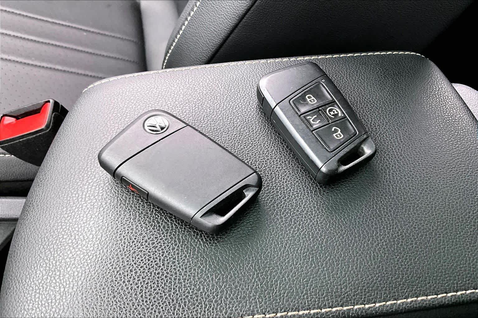 Used 2024 Volkswagen Tiguan SE R-Line AWD/4WD image 15