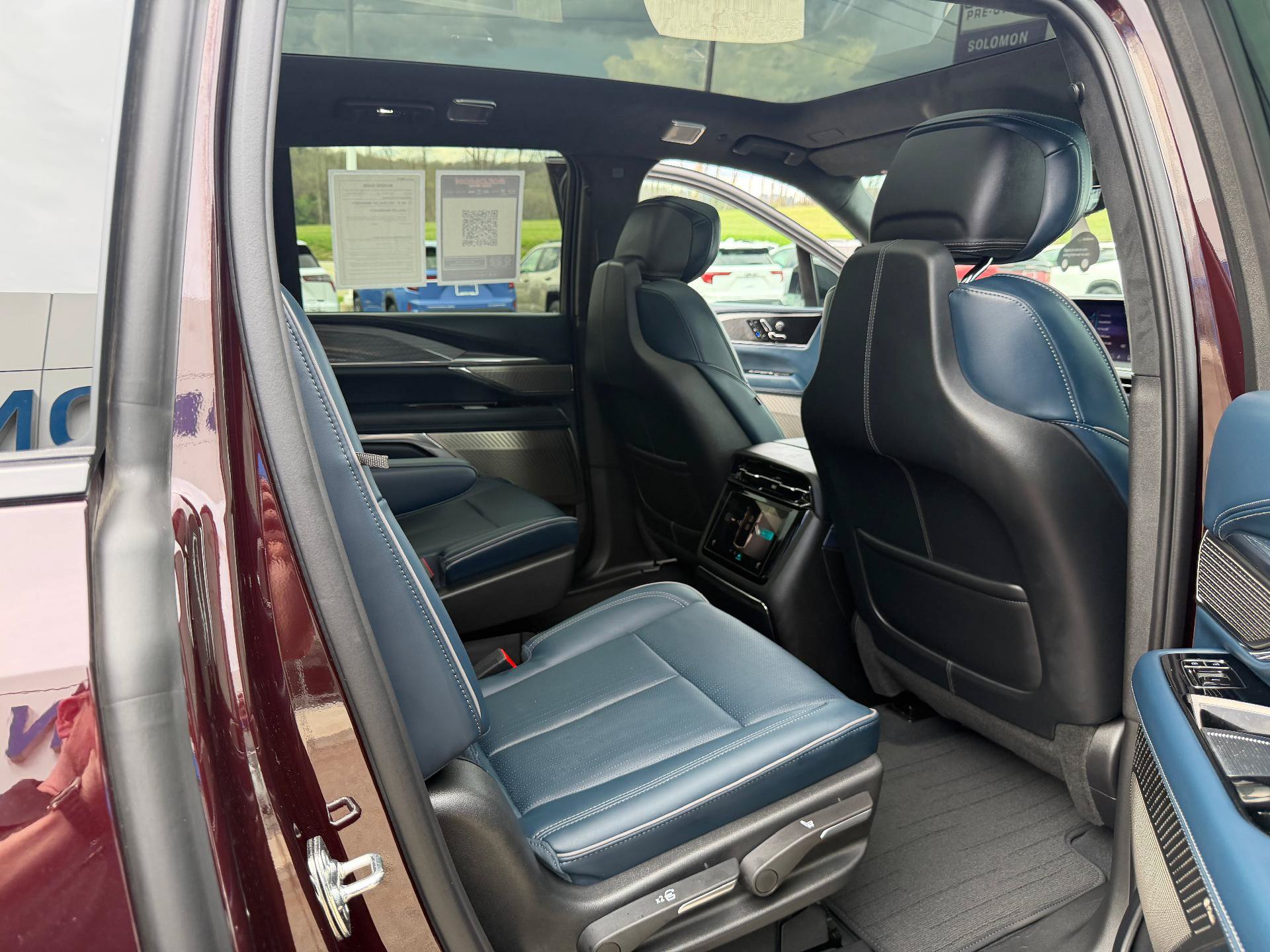 Certified 2025 Cadillac Escalade IQ Luxury 2 w/ LPO, Premium Carpet Package AWD/4WD image 45