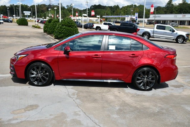New 2026 Toyota Corolla SE image 2