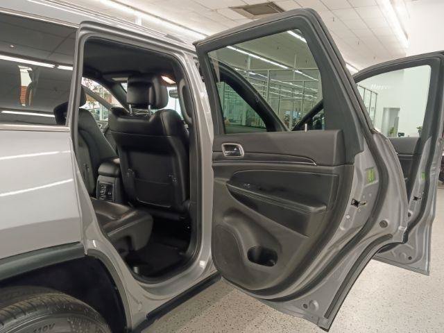 Used 2019 Jeep Grand Cherokee Limited AWD/4WD image 11