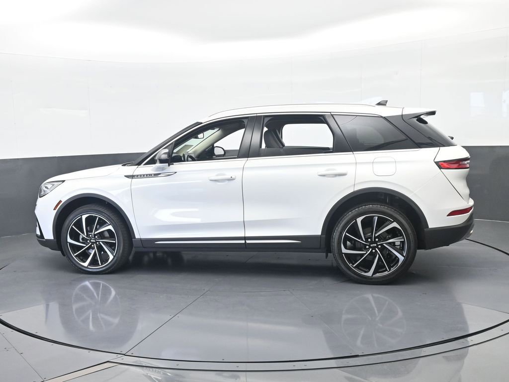 Used 2023 Lincoln Corsair Reserve AWD/4WD image 3