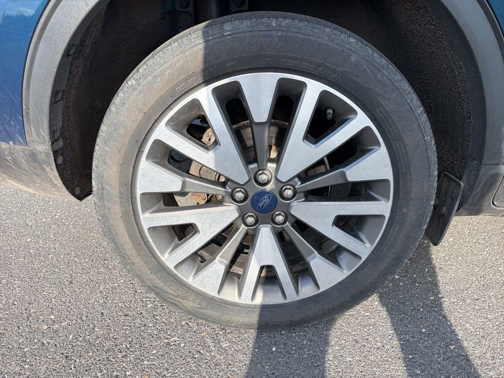 Used 2020 Ford Escape Titanium image 12