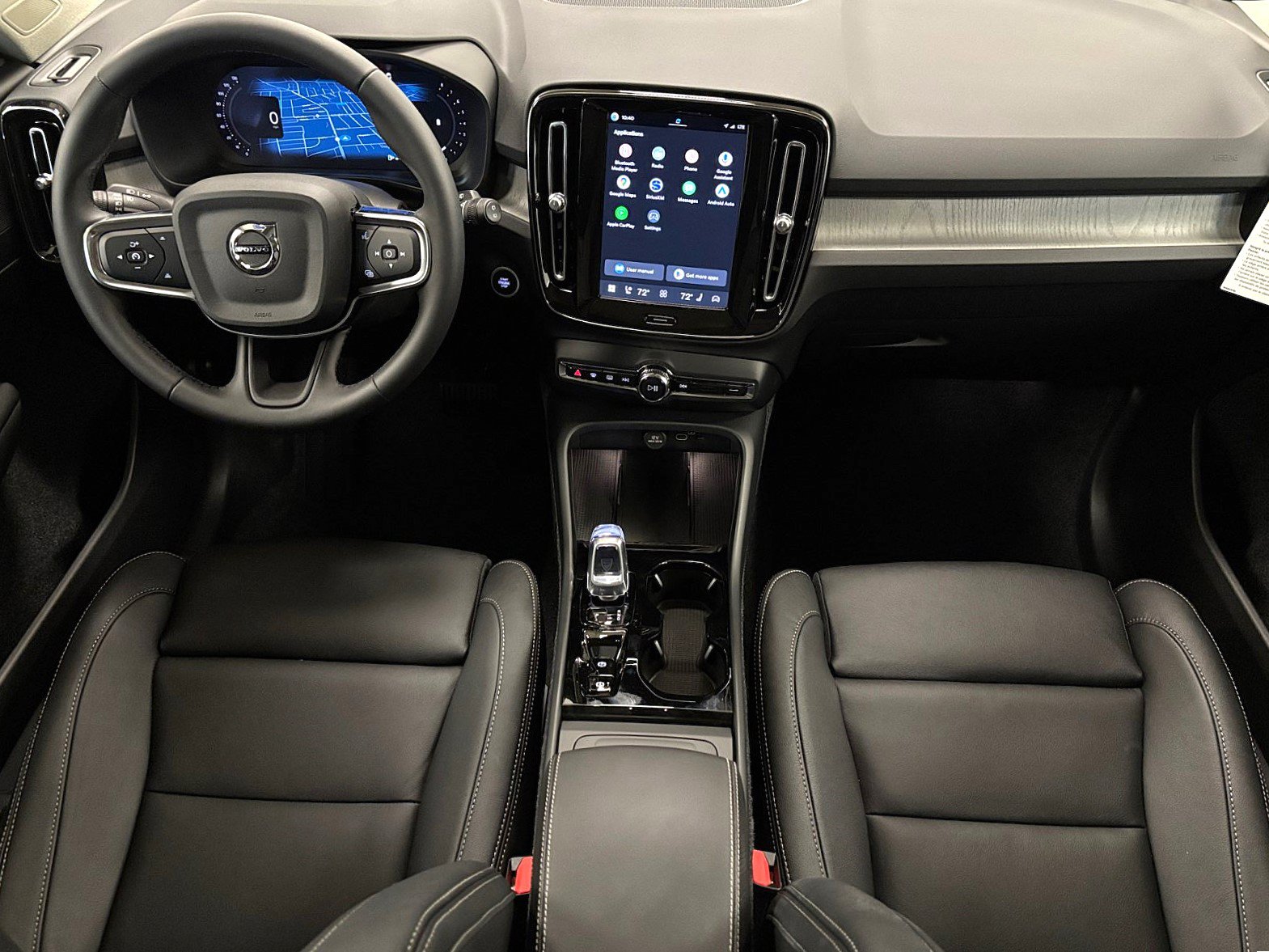 New 2026 Volvo XC40 B5 Plus w/ Protection Package Premier AWD/4WD image 15