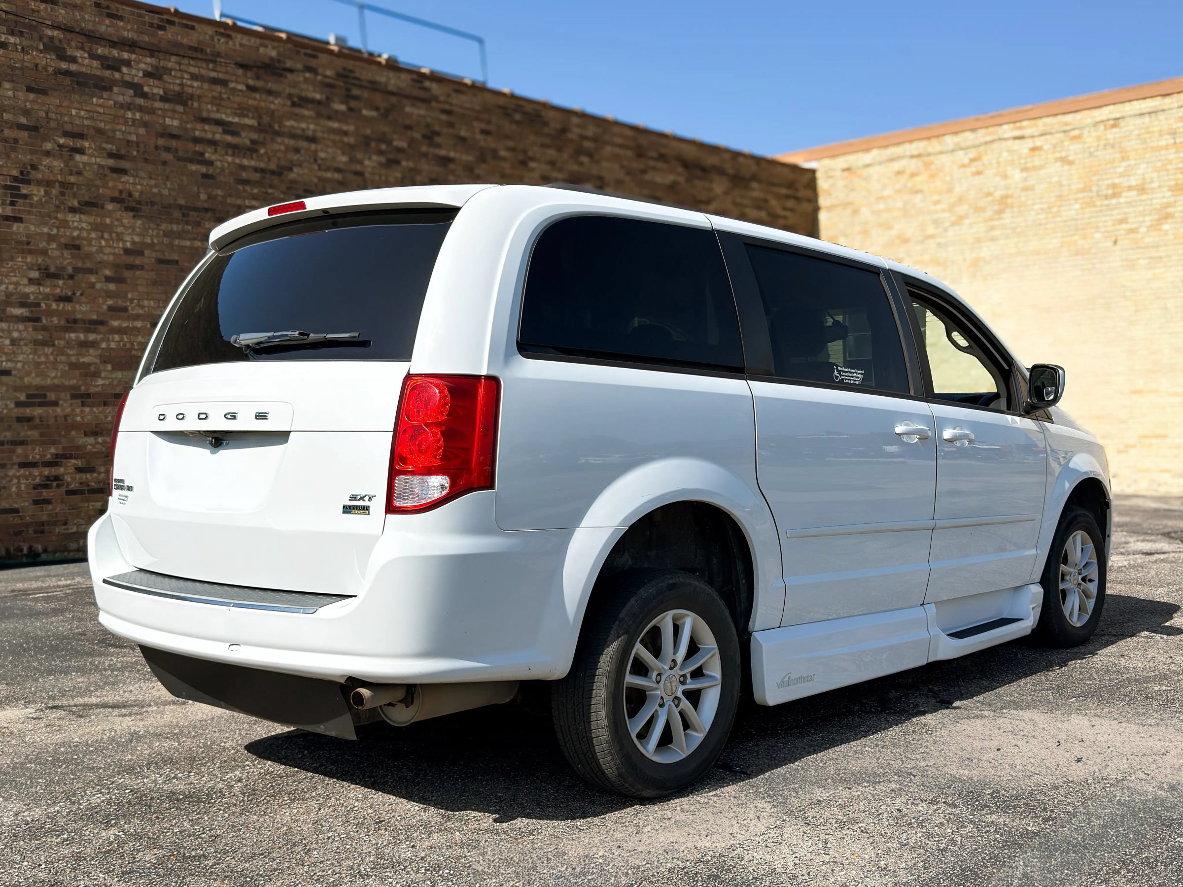 Used 2015 Dodge Grand Caravan SXT FWD image 8