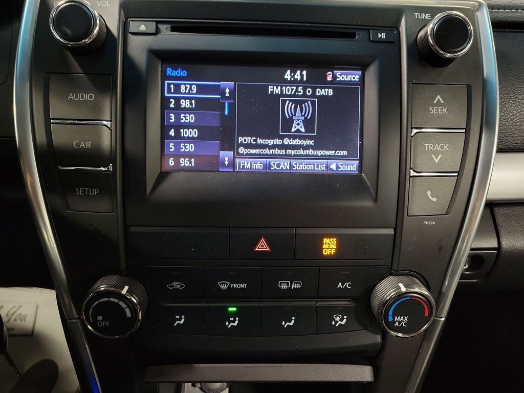 Used 2016 Toyota Camry SE image 17