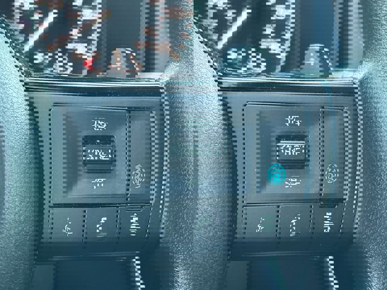 Certified 2023 Nissan Rogue SV image 18