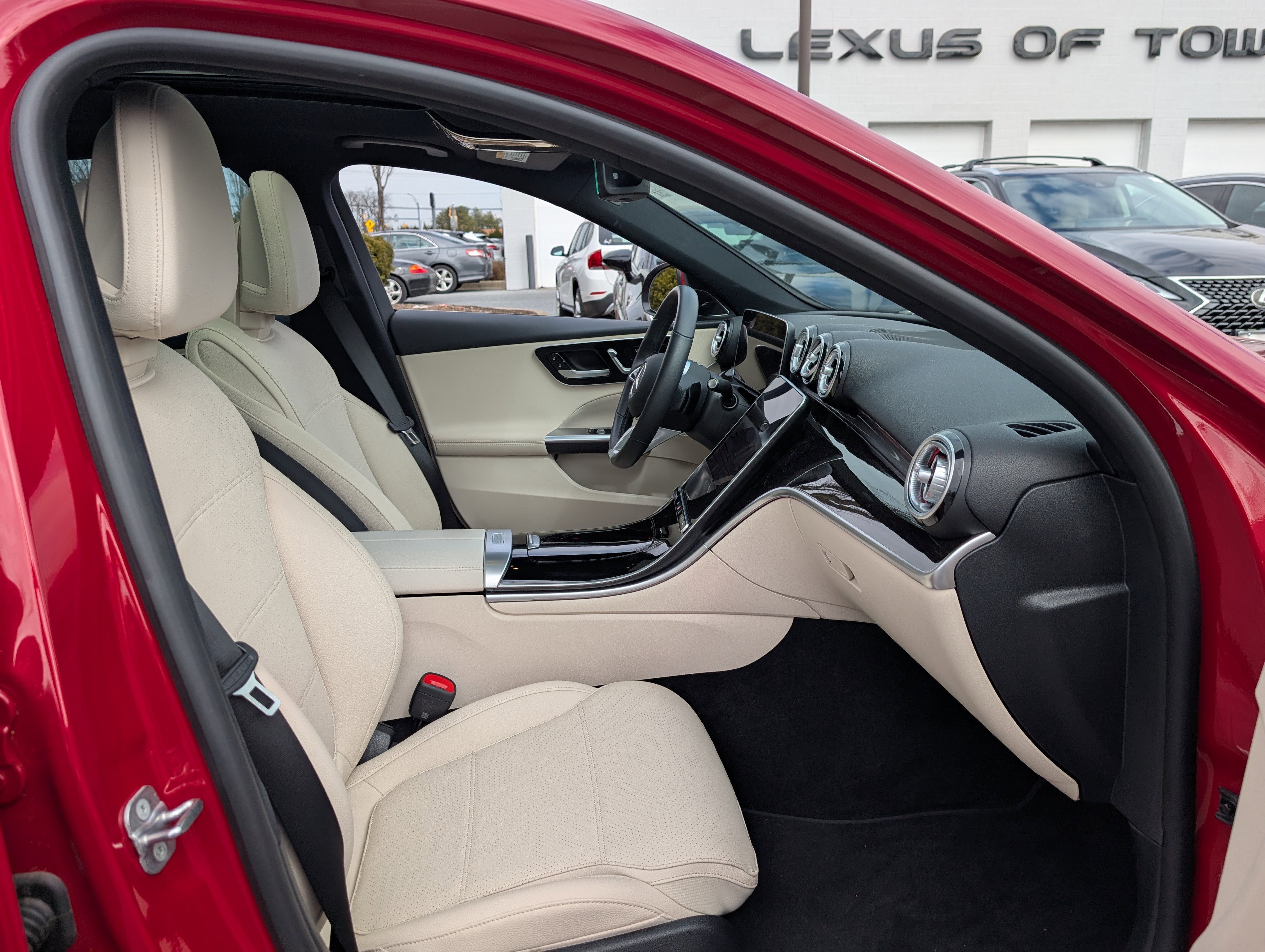 Used 2025 Mercedes-Benz C 300 4MATIC Sedan image 10