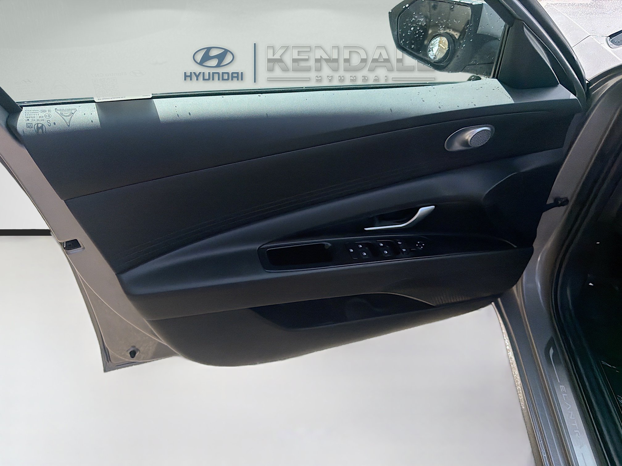 Used 2025 Hyundai Elantra SE FWD image 17