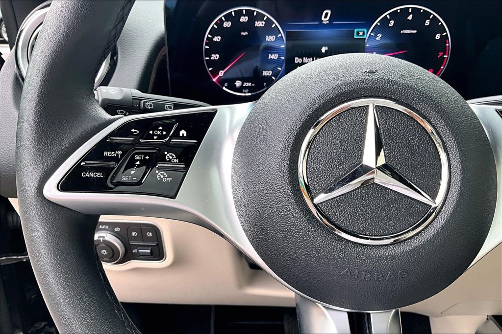 Used 2026 Mercedes-Benz GLB 250 4MATIC image 20