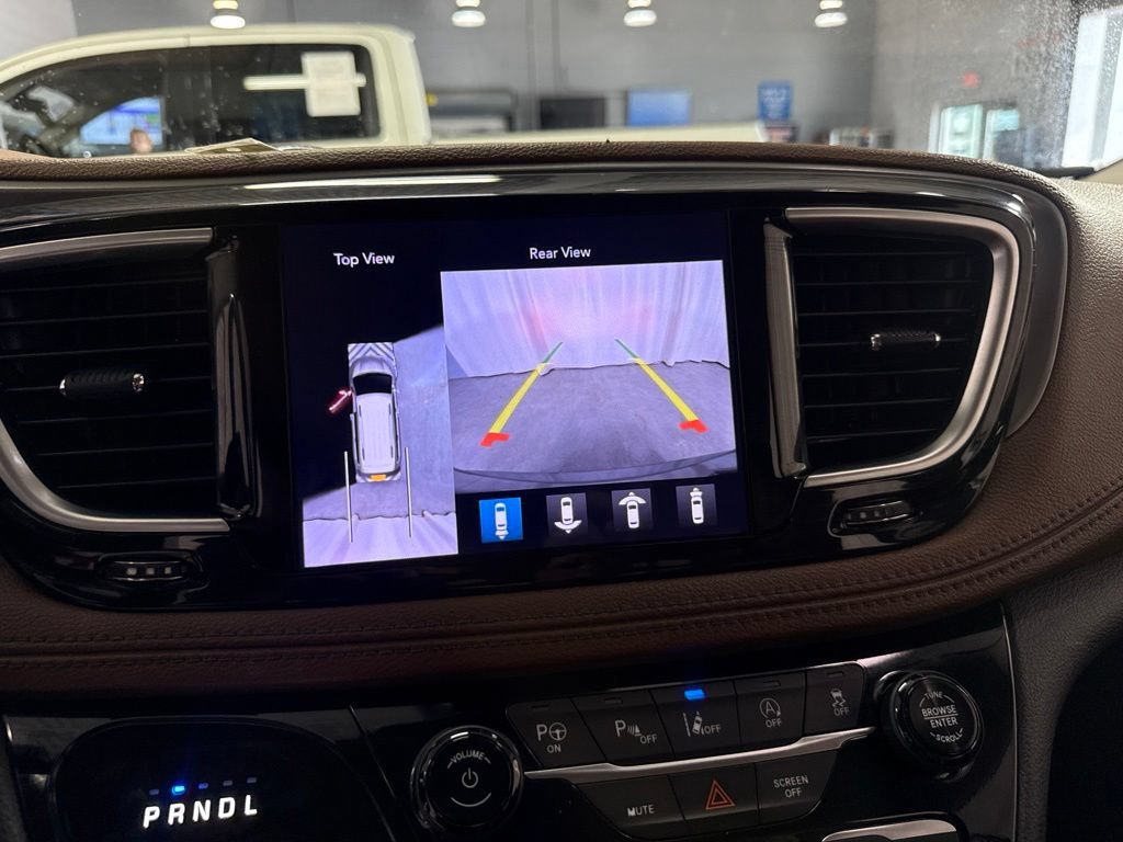 Used 2019 Chrysler Pacifica Limited w/ Advanced Safetytec Group FWD image 20