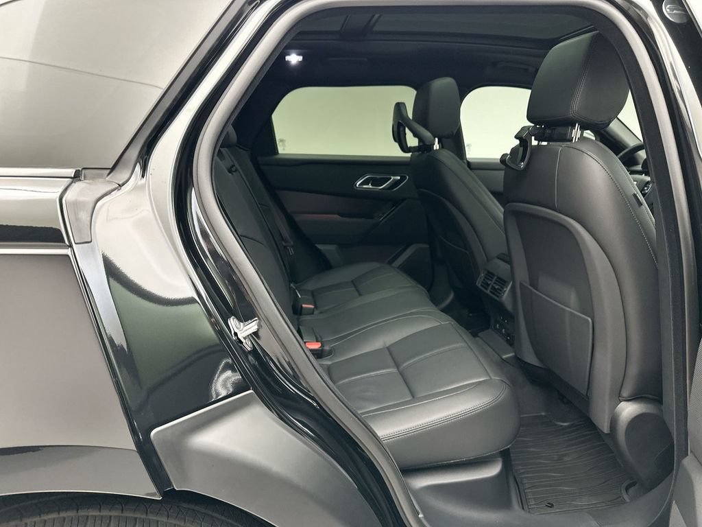 Certified 2026 Land Rover Range Rover Velar Dynamic SE AWD/4WD image 6