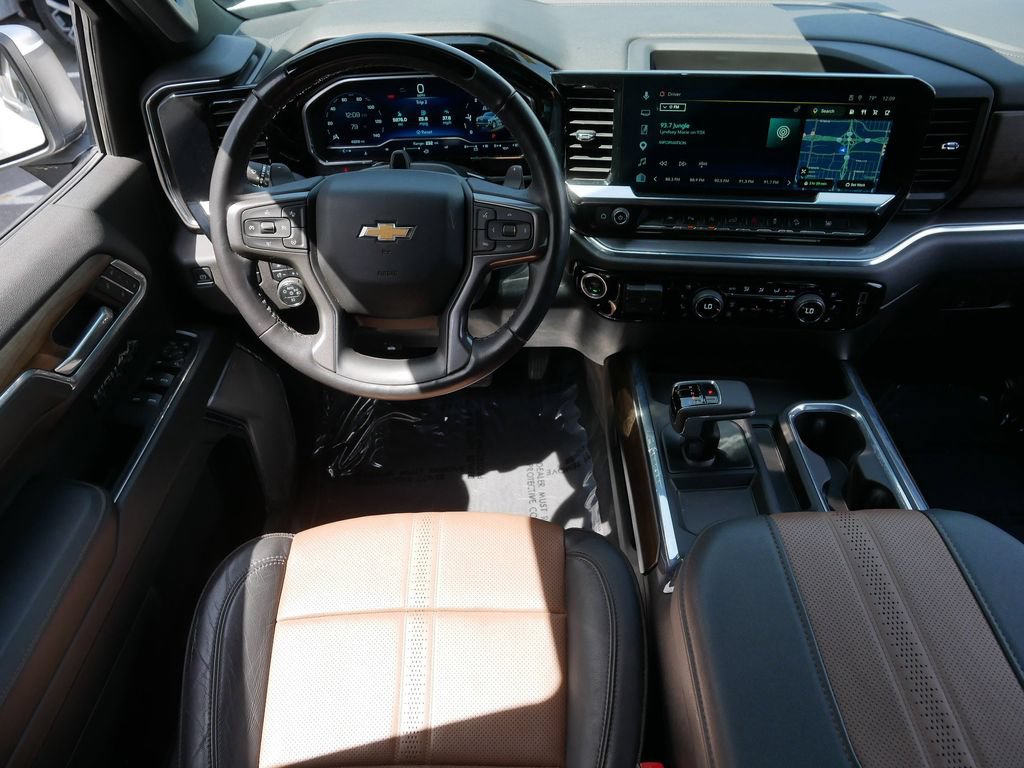 Used 2024 Chevrolet Silverado 1500 High Country w/ Technology Package AWD/4WD image 16