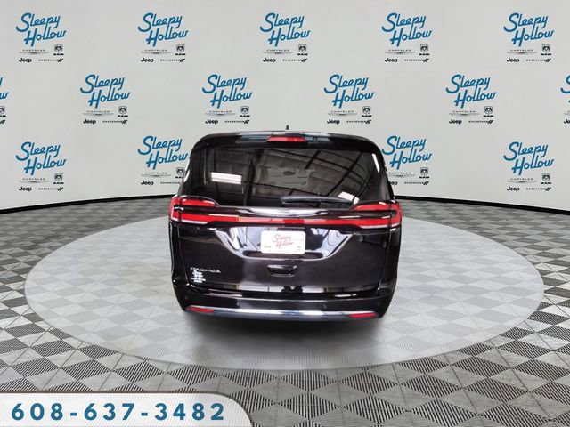 Used 2024 Chrysler Pacifica Touring-L image 6