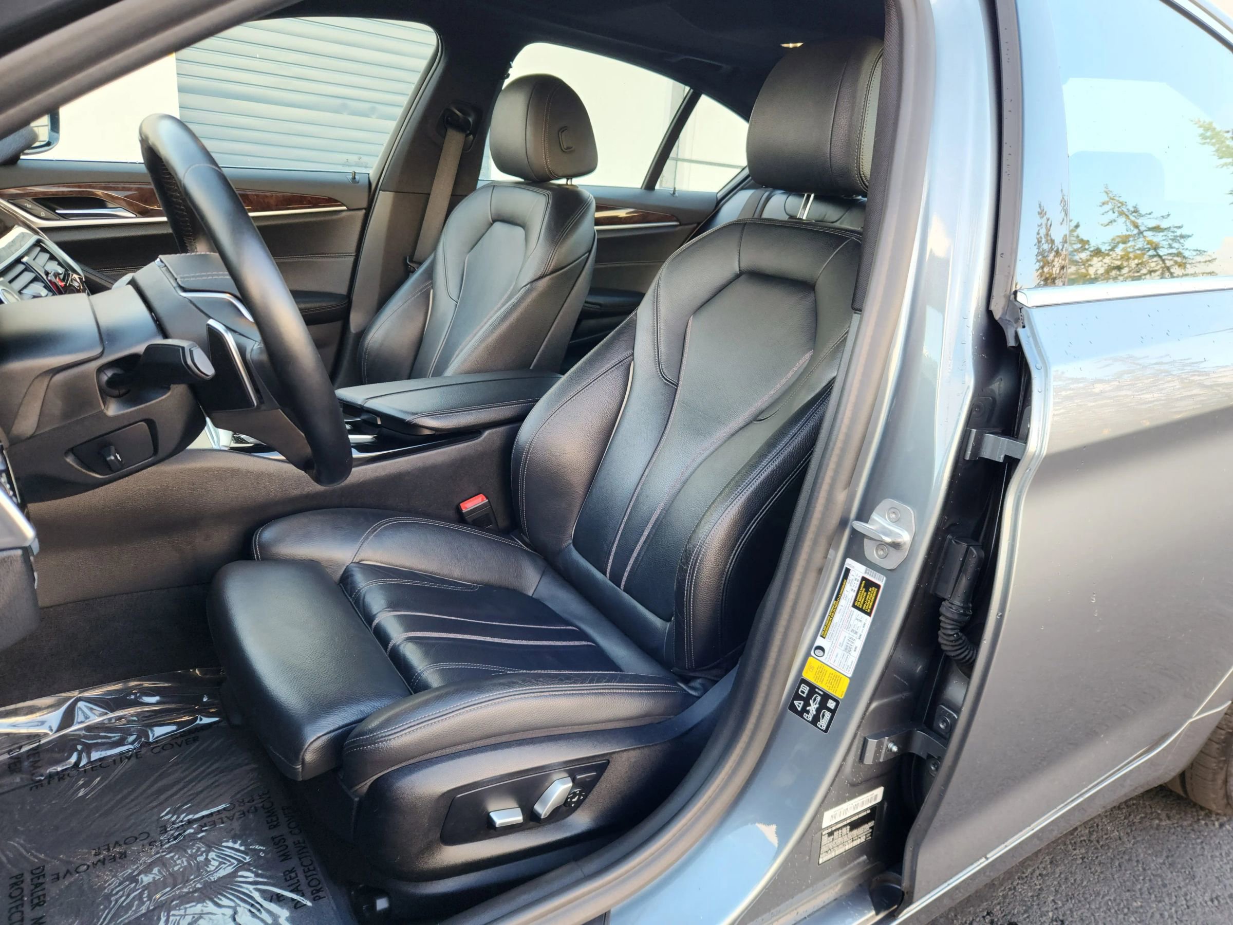 Used 2018 BMW 530i xDrive w/ Premium Package image 8