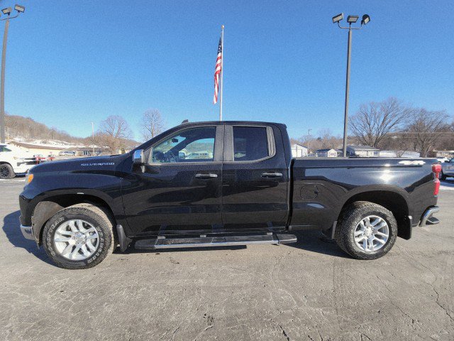 Used 2022 Chevrolet Silverado 1500 LT w/ Protection Package image 3