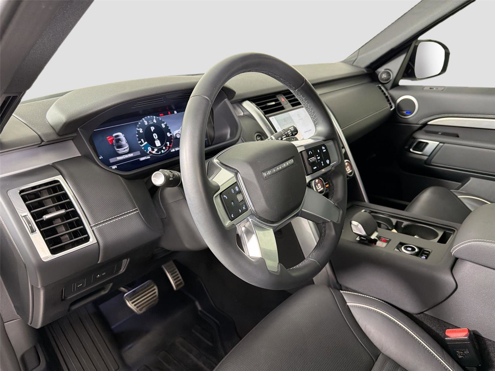 Certified 2024 Land Rover Discovery Dynamic SE AWD/4WD image 9
