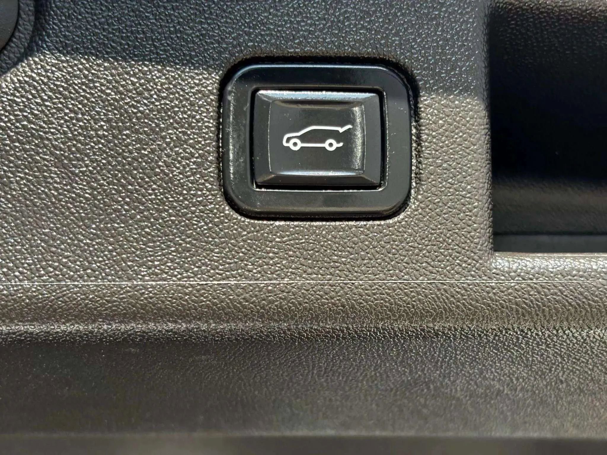 Used 2022 Chevrolet Equinox LT image 17