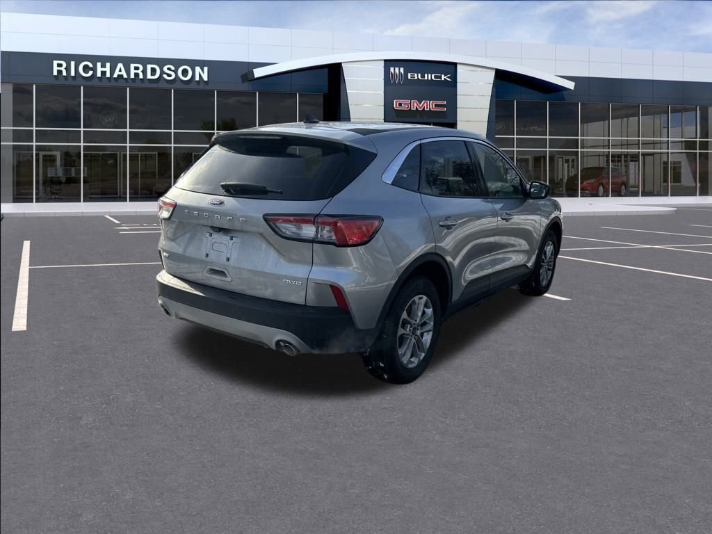 Used 2022 Ford Escape SE w/ Cold Weather Package image 5