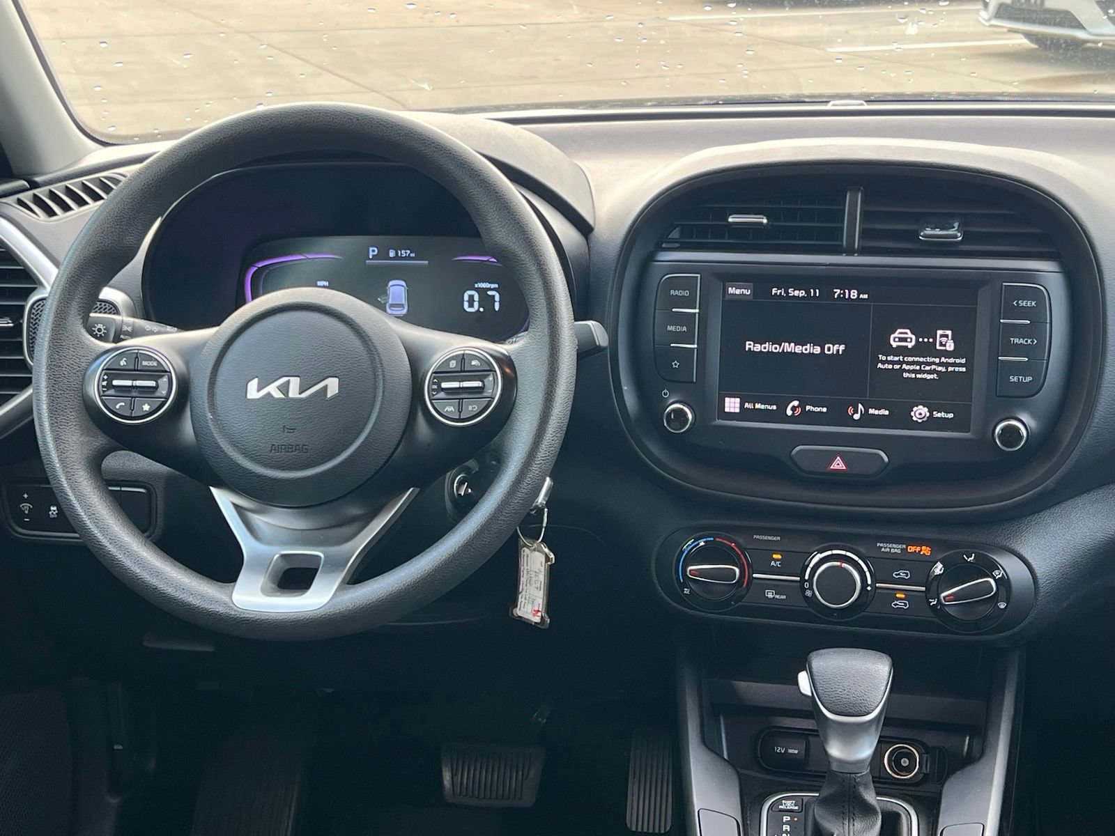 Used 2025 Kia Soul LX w/ LX Technology Package FWD image 17