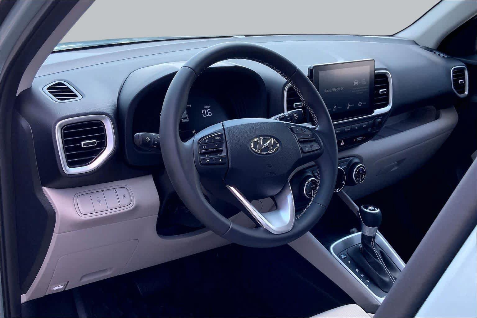 New 2026 Hyundai Venue SEL FWD image 9