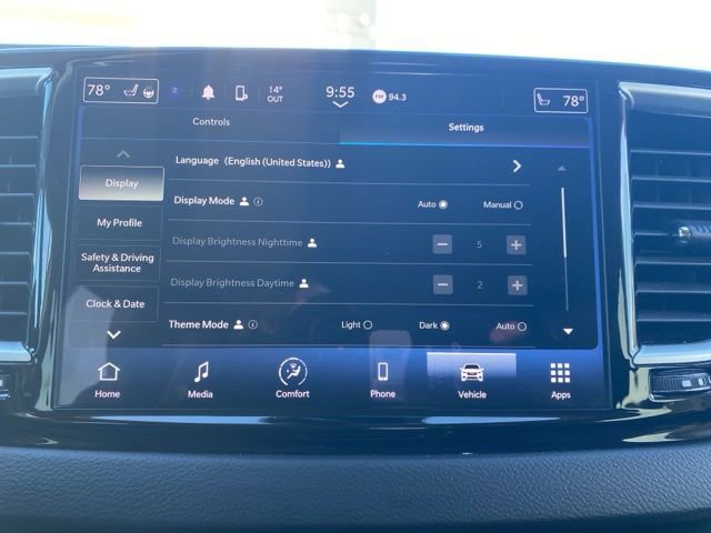 Certified 2023 Chrysler Pacifica Touring-L image 47