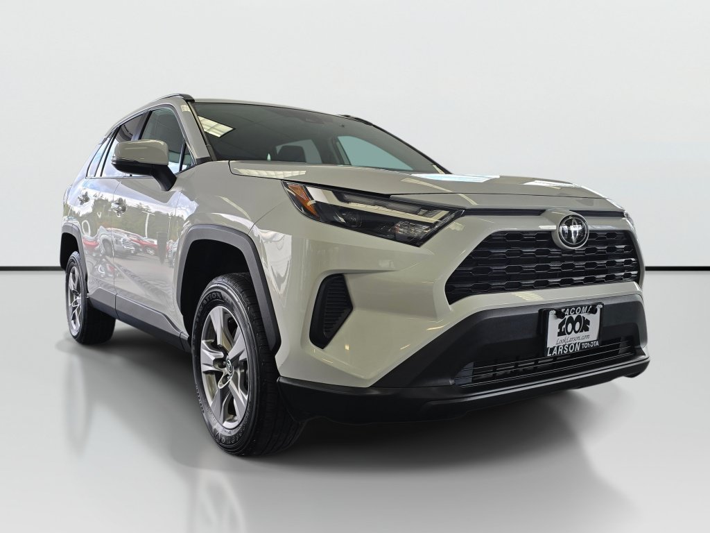 Used 2025 Toyota RAV4 XLE AWD/4WD image 7