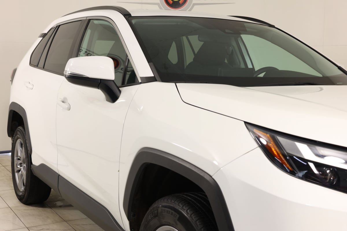 Used 2022 Toyota RAV4 XLE AWD/4WD image 38
