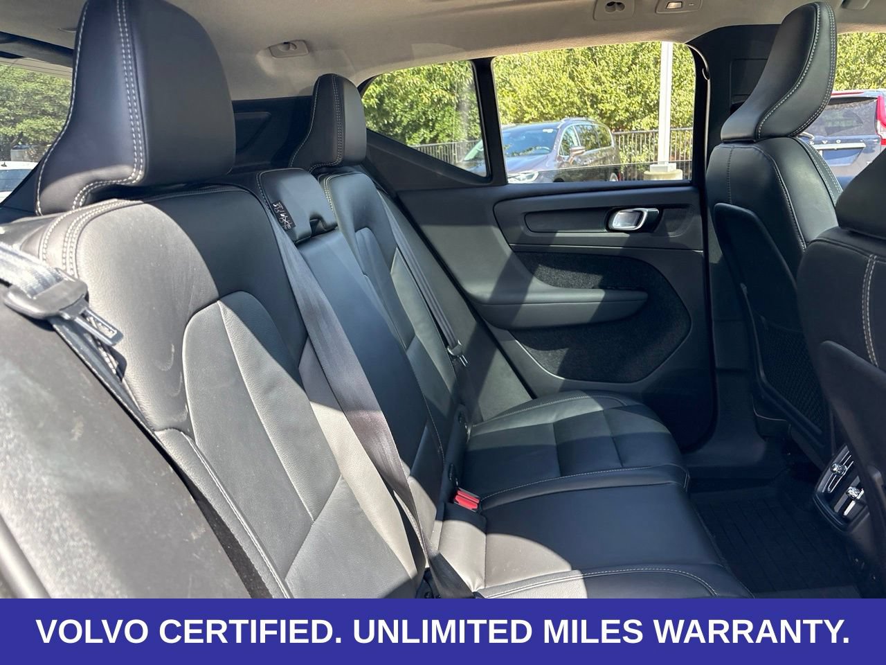 Certified 2024 Volvo XC40 B5 Plus w/ Protection Package Premier AWD/4WD image 11