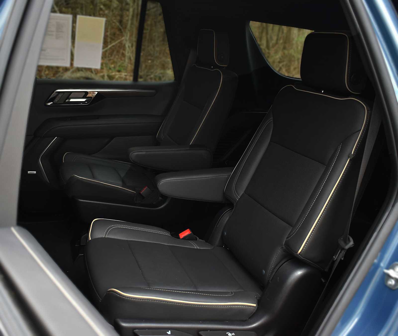 Used 2025 Chevrolet Tahoe Premier AWD/4WD image 12