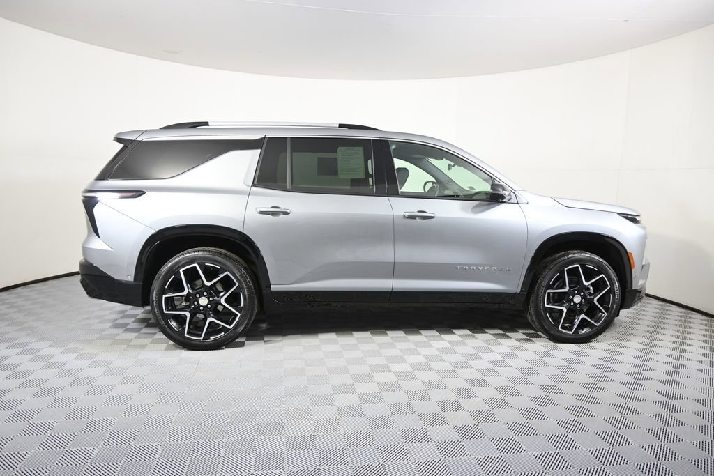 Used 2025 Chevrolet Traverse High Country w/ LPO, Floor Liner Package image 7