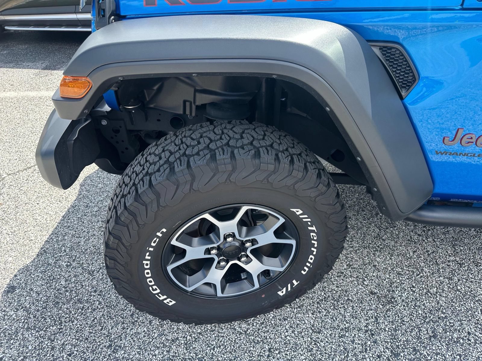 Used 2023 Jeep Wrangler Unlimited Rubicon w/ LED Lighting Group AWD/4WD image 6