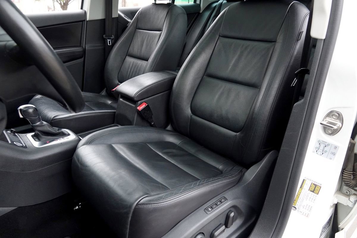 Used 2017 Volkswagen Tiguan Sport image 6