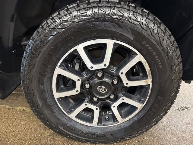 Used 2017 Toyota Tundra Limited w/ Limited Premium Package AWD/4WD image 10