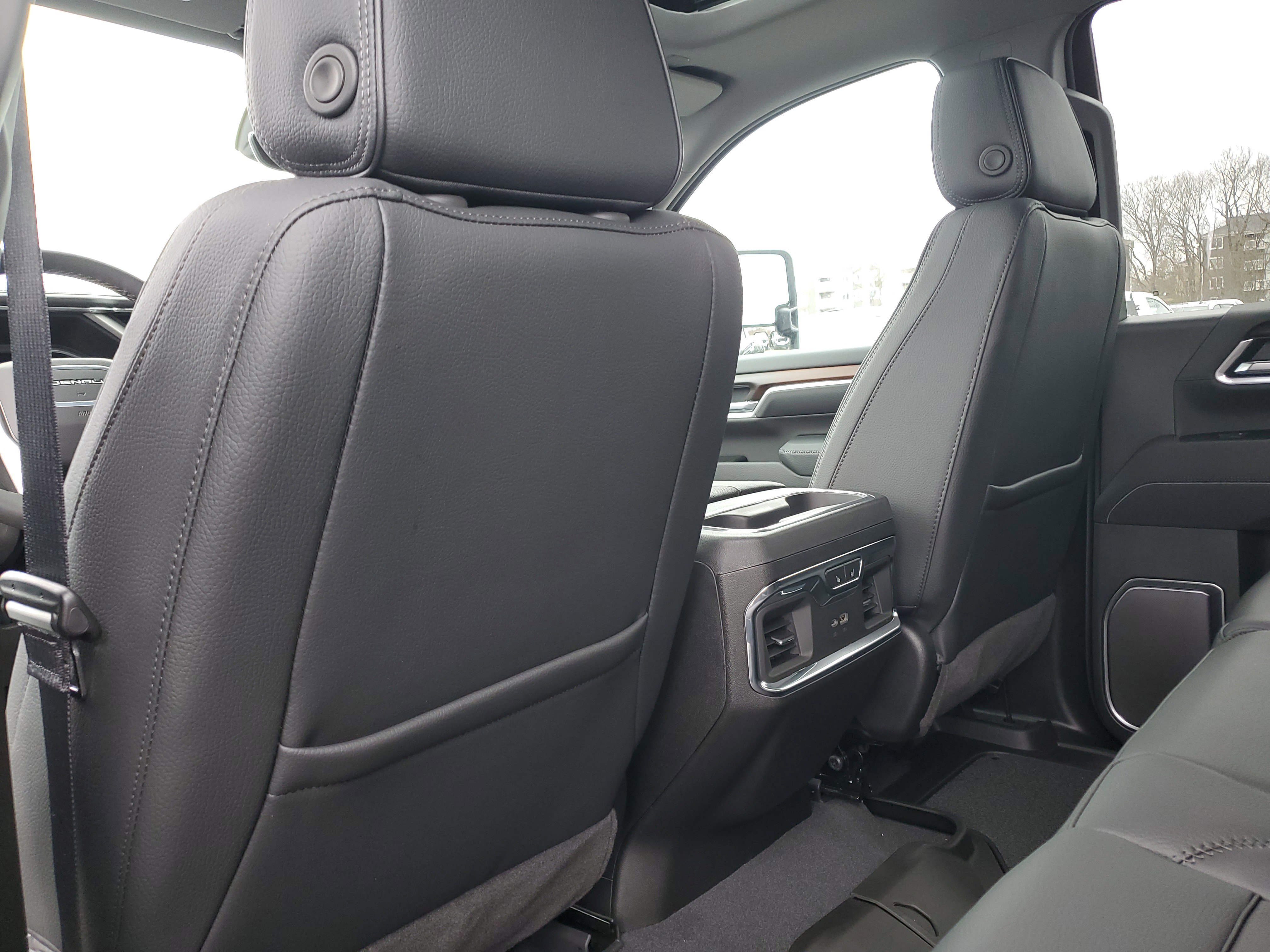 New 2026 GMC Sierra 3500 Denali w/ Denali Reserve Package image 31