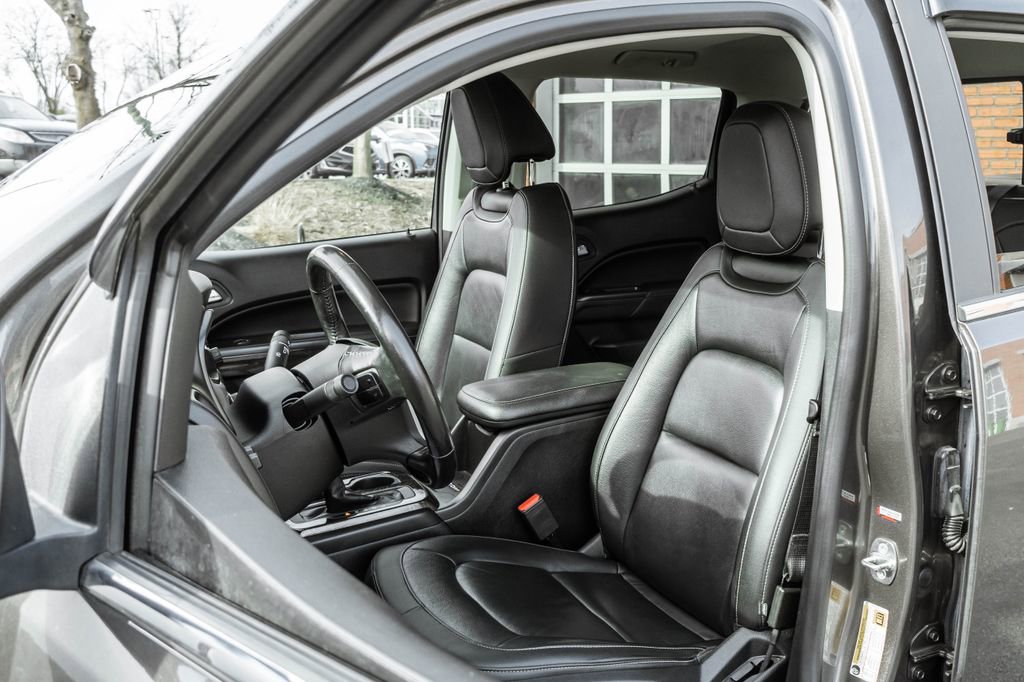 Used 2019 GMC Canyon SLT image 6