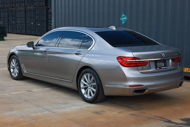 Used 2018 BMW 740i image 8