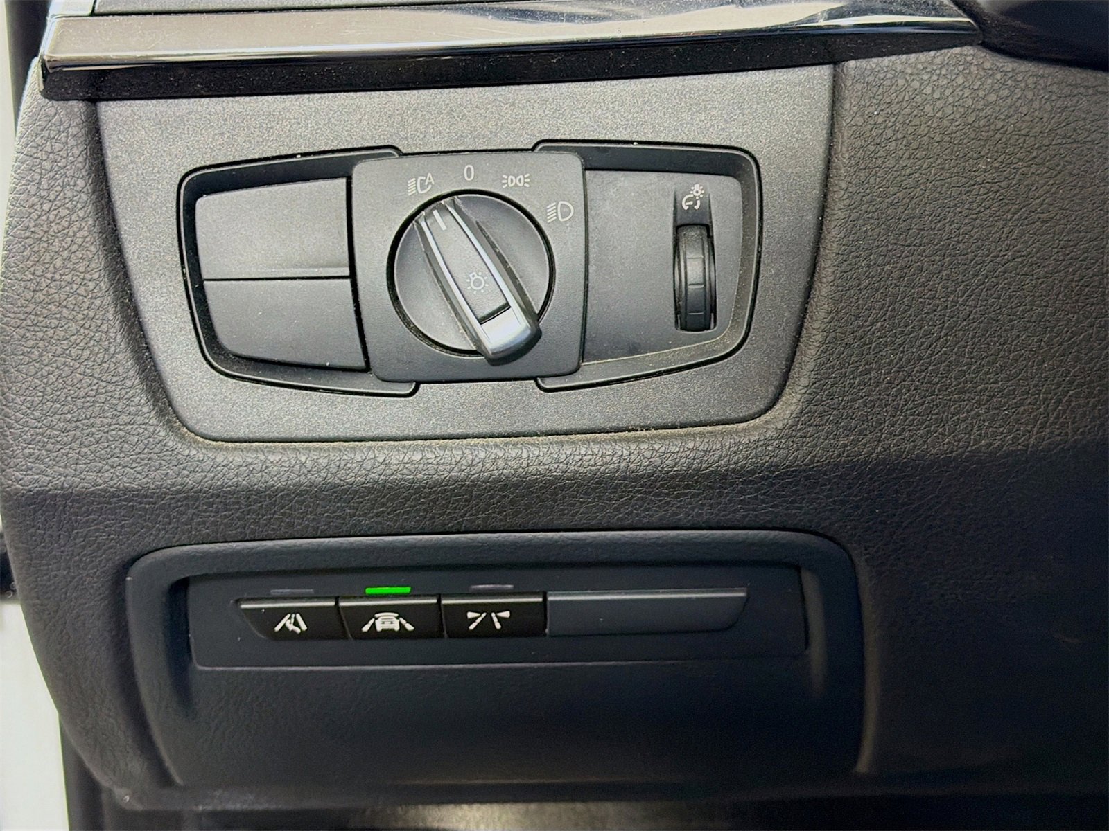 Used 2020 BMW M4 Convertible image 11